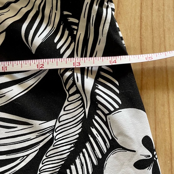 Beach House Adjustable Neckline Tankini Top, Size 10 - Picture 12 of 14